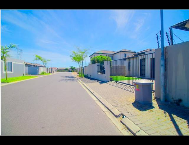 3 BEDROOM HOUSE FOR SALE IN PARKLANDS NORTH